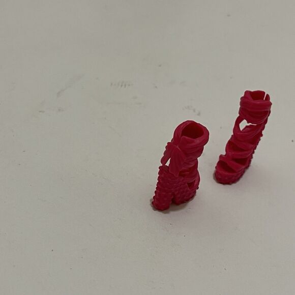 Model Muse Barbie Doll Resort Style 2011 FASHIONISTAS PINK SHOES FAUX TIE WEDGE - Picture 3 of 6